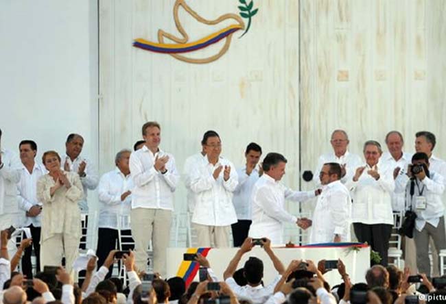 توافق تاریخی صلح در کلمبیا امضا شد 